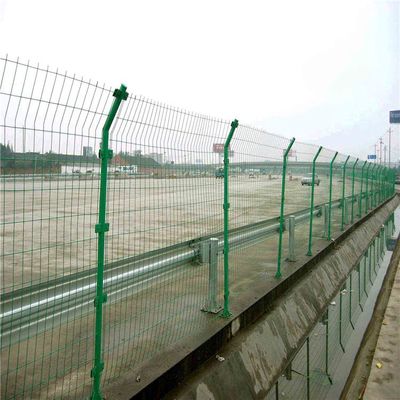 武漢框架護欄網 公路安全防護的可靠圍欄設施